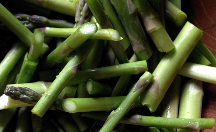 chopped asparagus and Garlic